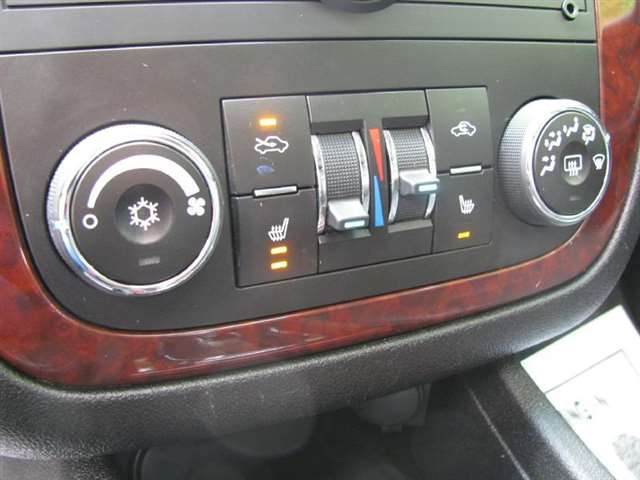 2010 Chevrolet Impala LT 4dr Sedan